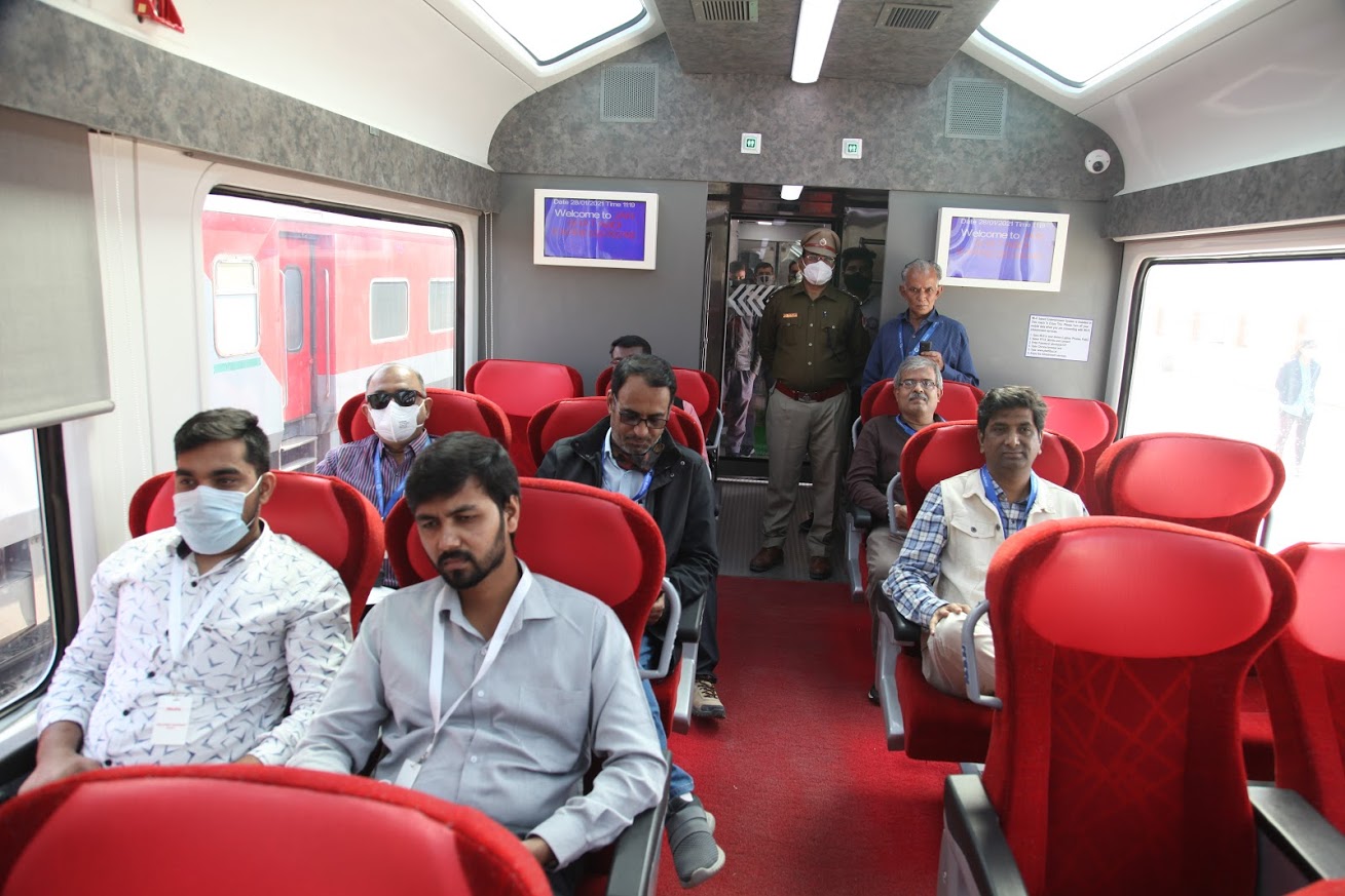 भारतीय रेल्वे च्या तिकीट बुकिंग तसेच कोच कोड मध्ये मोठे बदल ! - जाणून घ्या खूप महत्वाचे अपडेट | Vistadome Coach Indian Railways