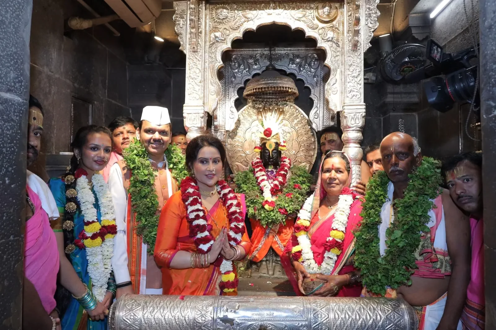 मुख्यमंत्र्यांचे विठ्ठल चरणी साकडे : “बा विठ्ठला… राज्यावरची संकटे दूर कर, बळीराजाला सुखी ठेव”